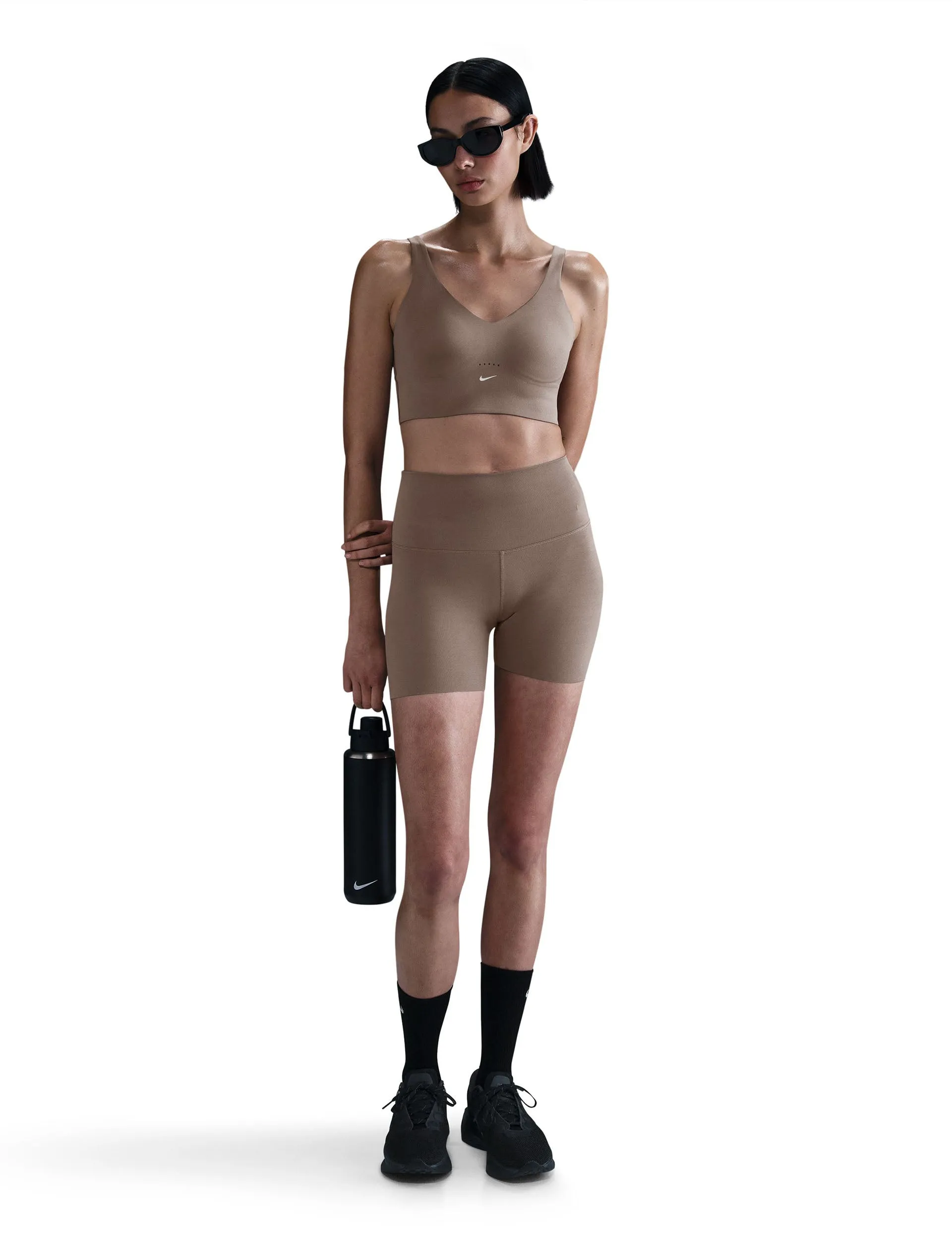 Alate Medium Support Longline Sports Bra - Mink Brown/White