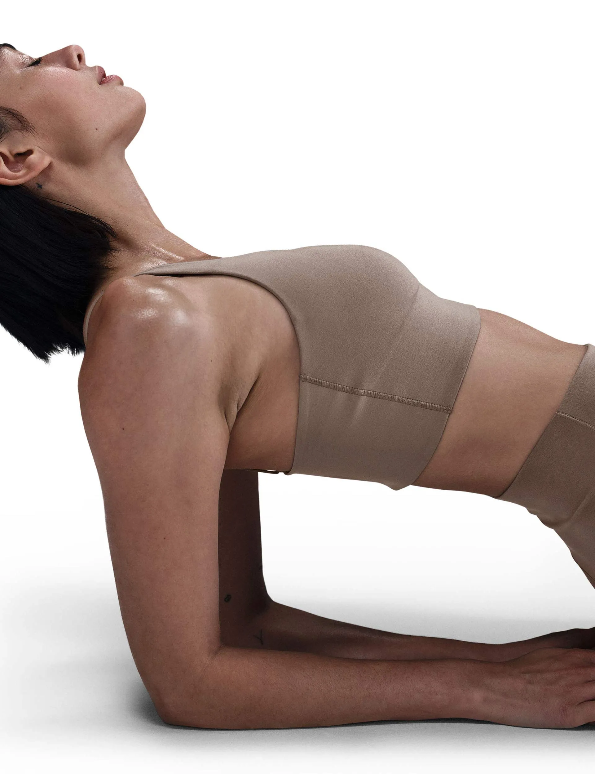 Alate Medium Support Longline Sports Bra - Mink Brown/White