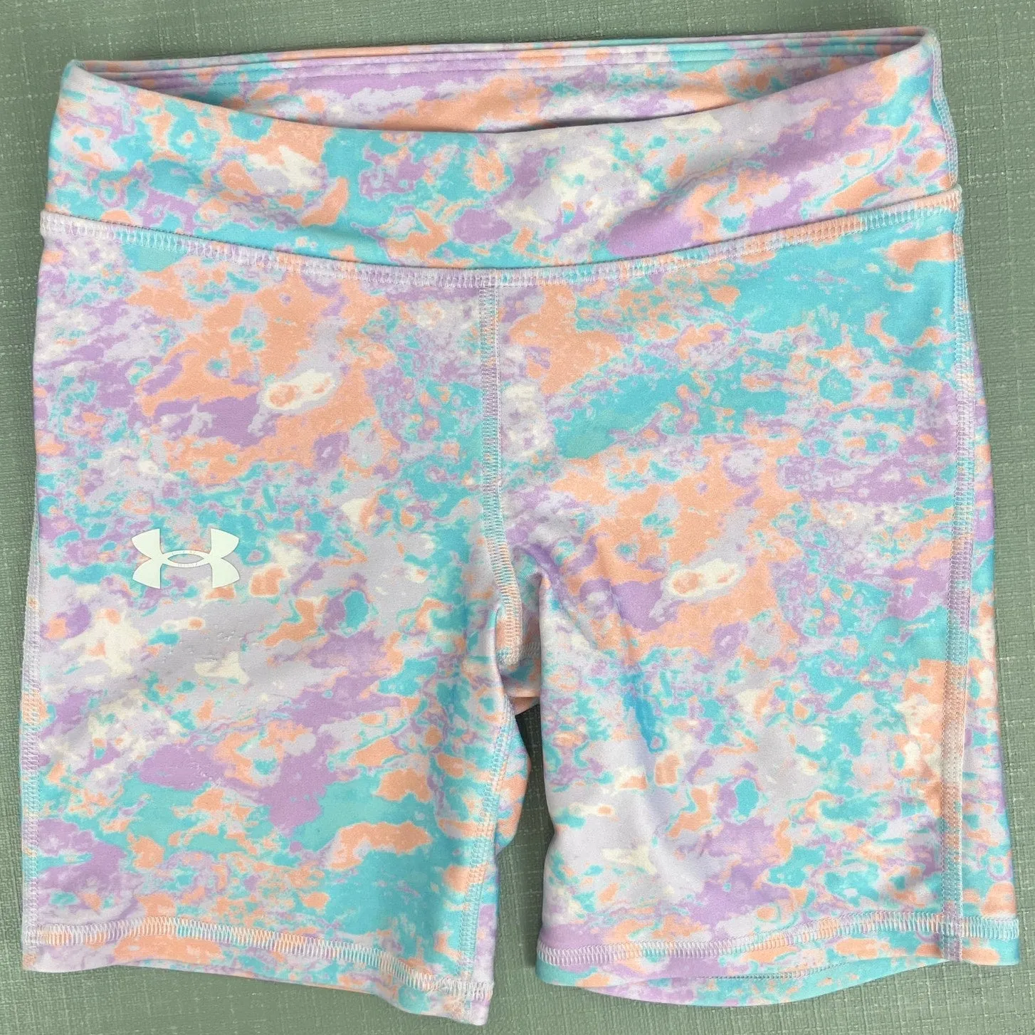 Doorbuster Under Armour Girls Heat Gear Printed Bike Shorts  Almost Sold Out!