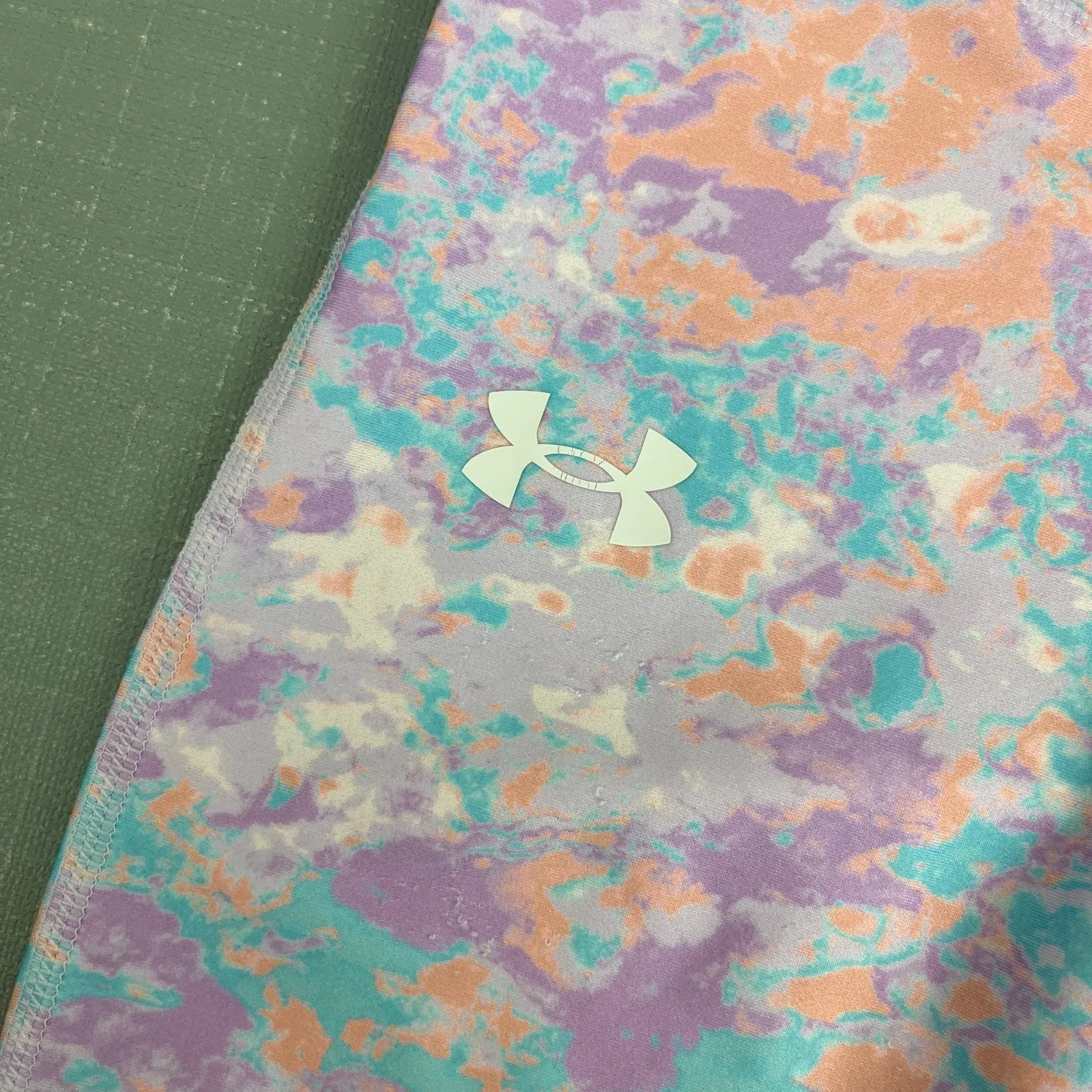Doorbuster Under Armour Girls Heat Gear Printed Bike Shorts  Almost Sold Out!