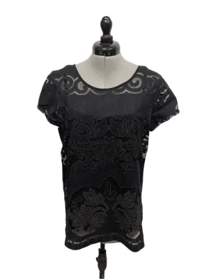 Selling Fast Womens Banana Republic Short Sleeve Blouse, Size 8  Going Fast!