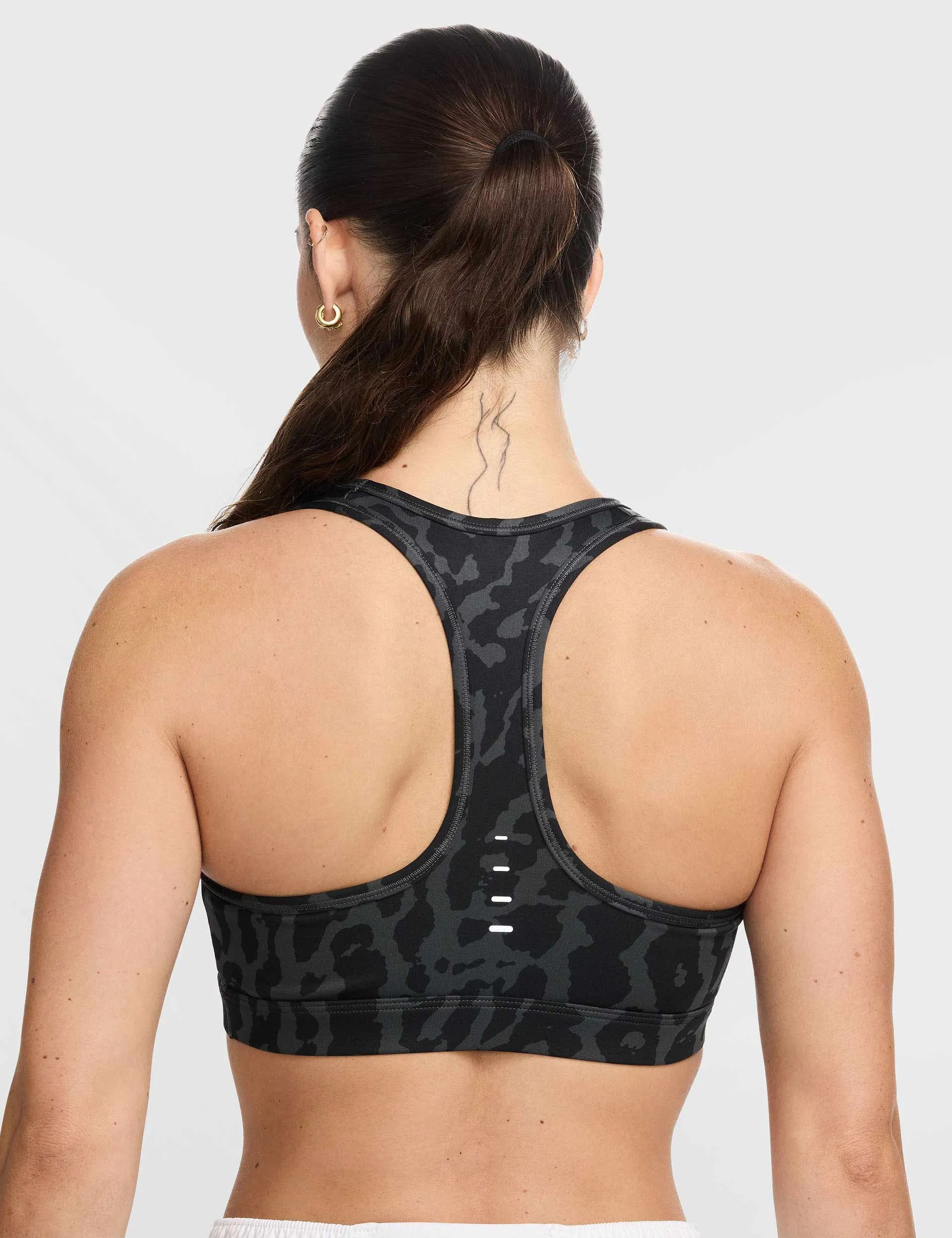 Swoosh Medium Support Printed Sports Bra - Black/Reflective Silver