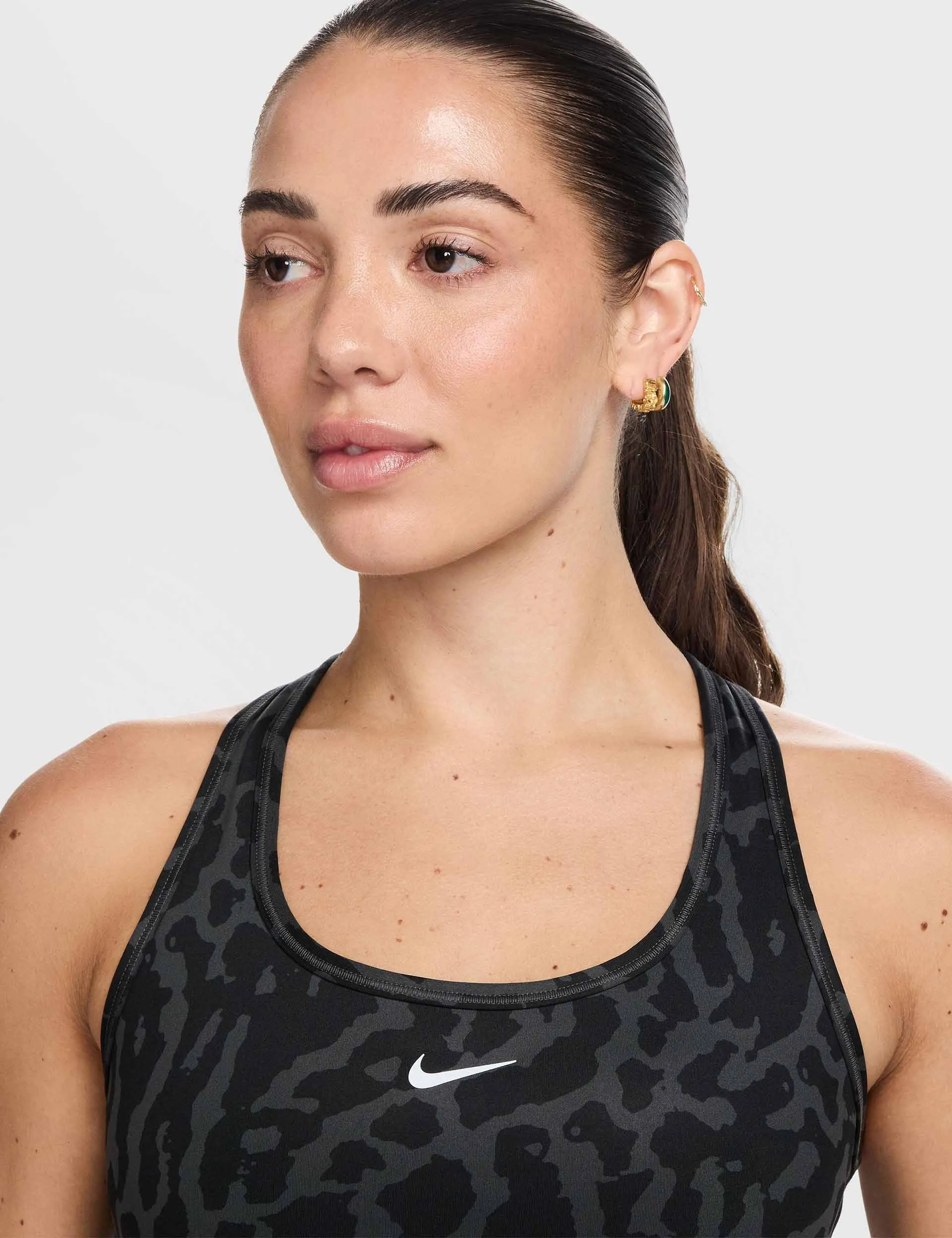 Swoosh Medium Support Printed Sports Bra - Black/Reflective Silver