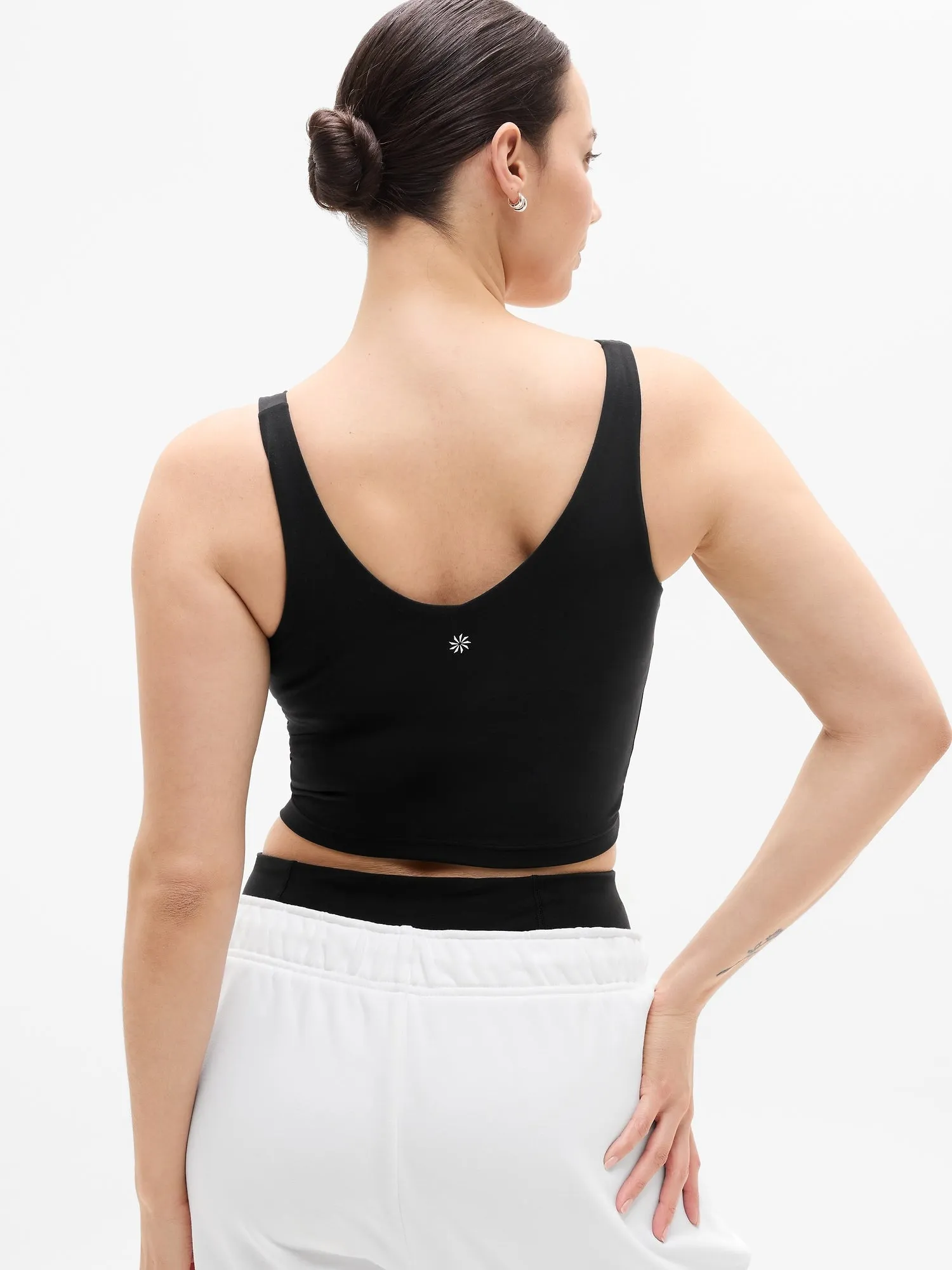 Transcend V-Neck Crop Sports Bra A-C Ayhleta