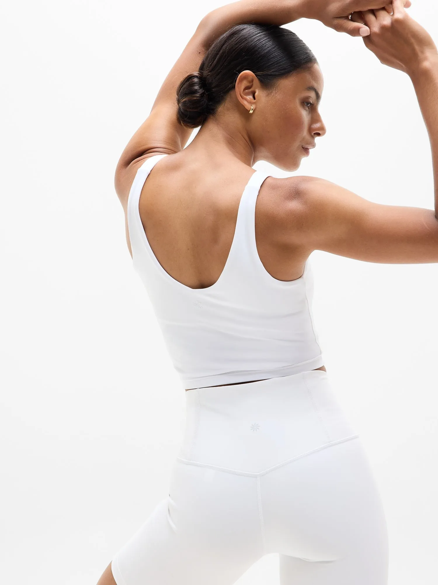 Transcend V-Neck Crop Sports Bra A-C Ayhleta
