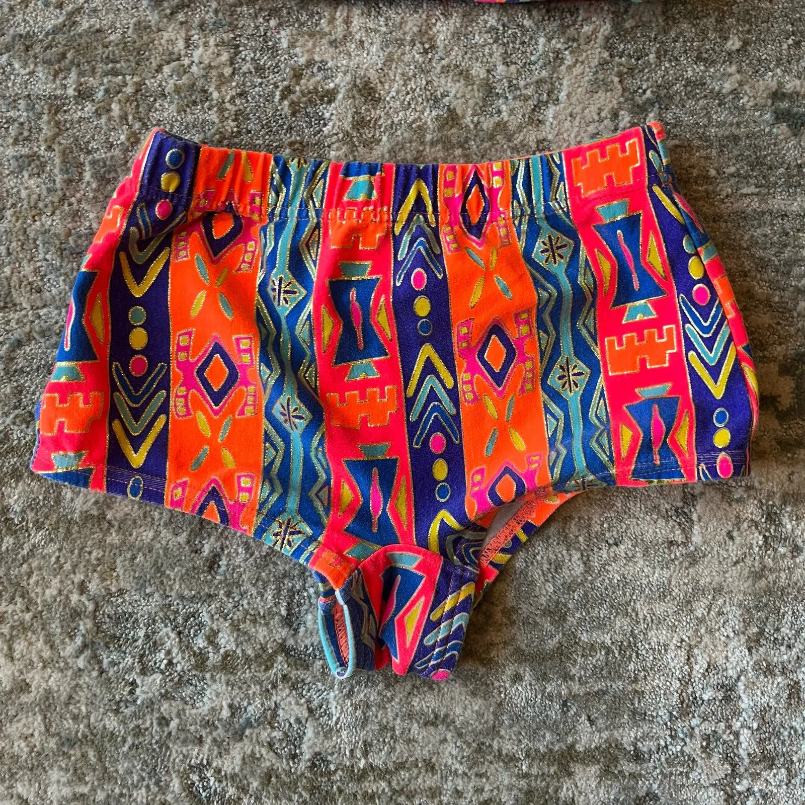 VIP Favorite Vintage All Waves Two Piece Bathing Suit 7  Stylish & Comfortable