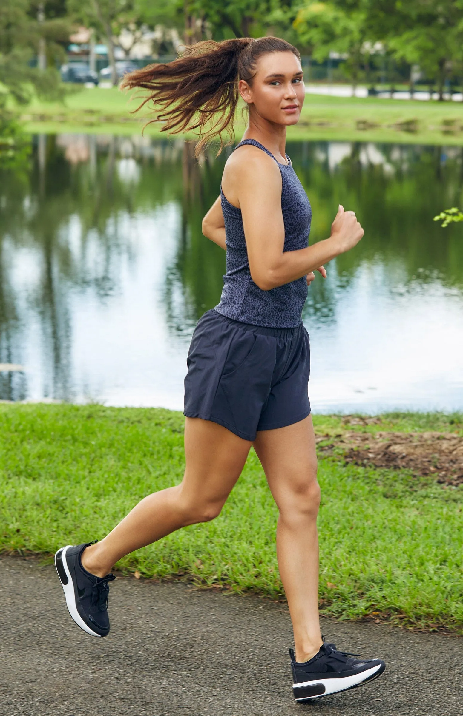 Women Tail Activewear Indo 6" Short - Onyx Black