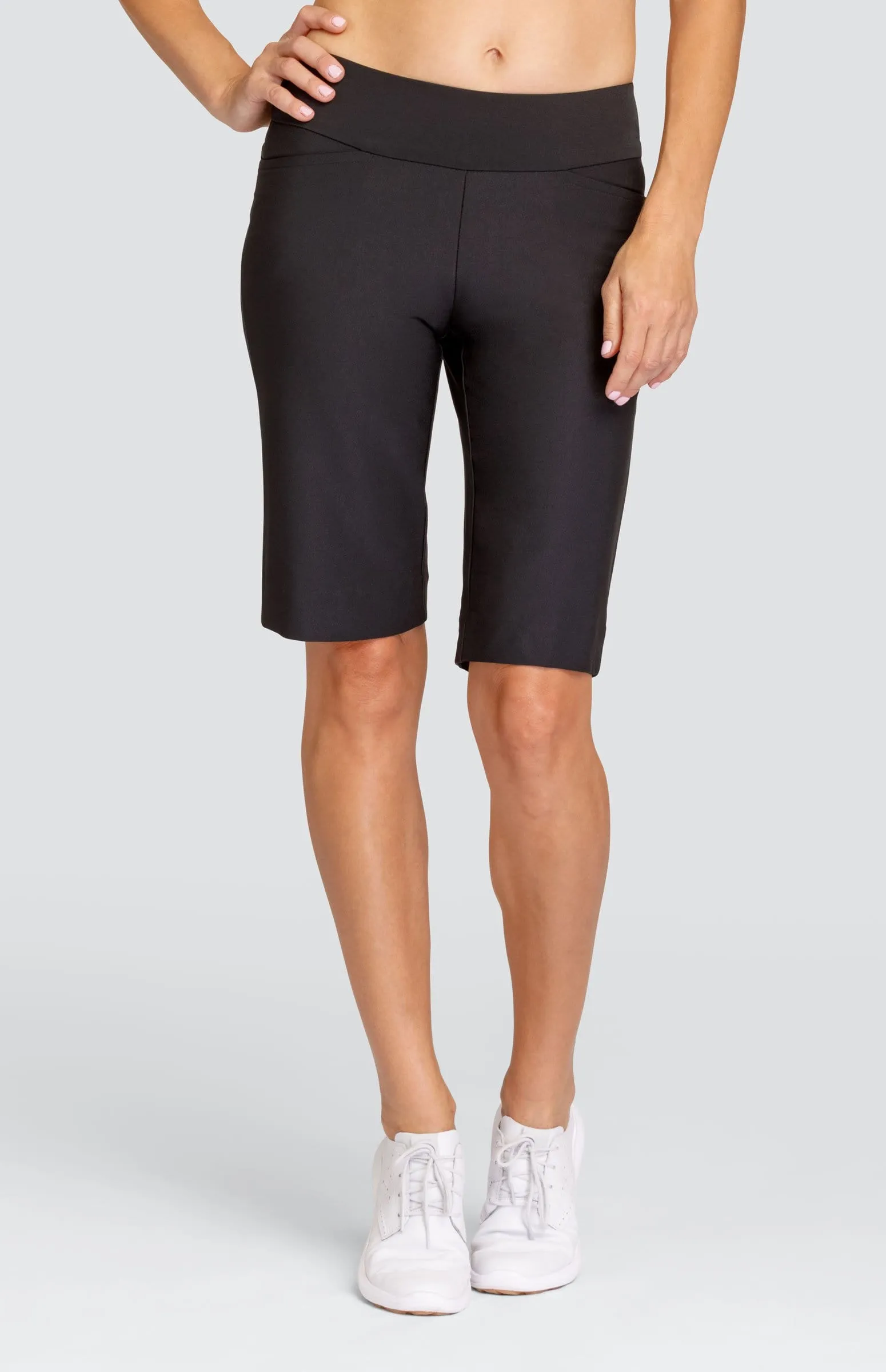 Women Tail Activewear Mulligan 21" Short - Onyx Black