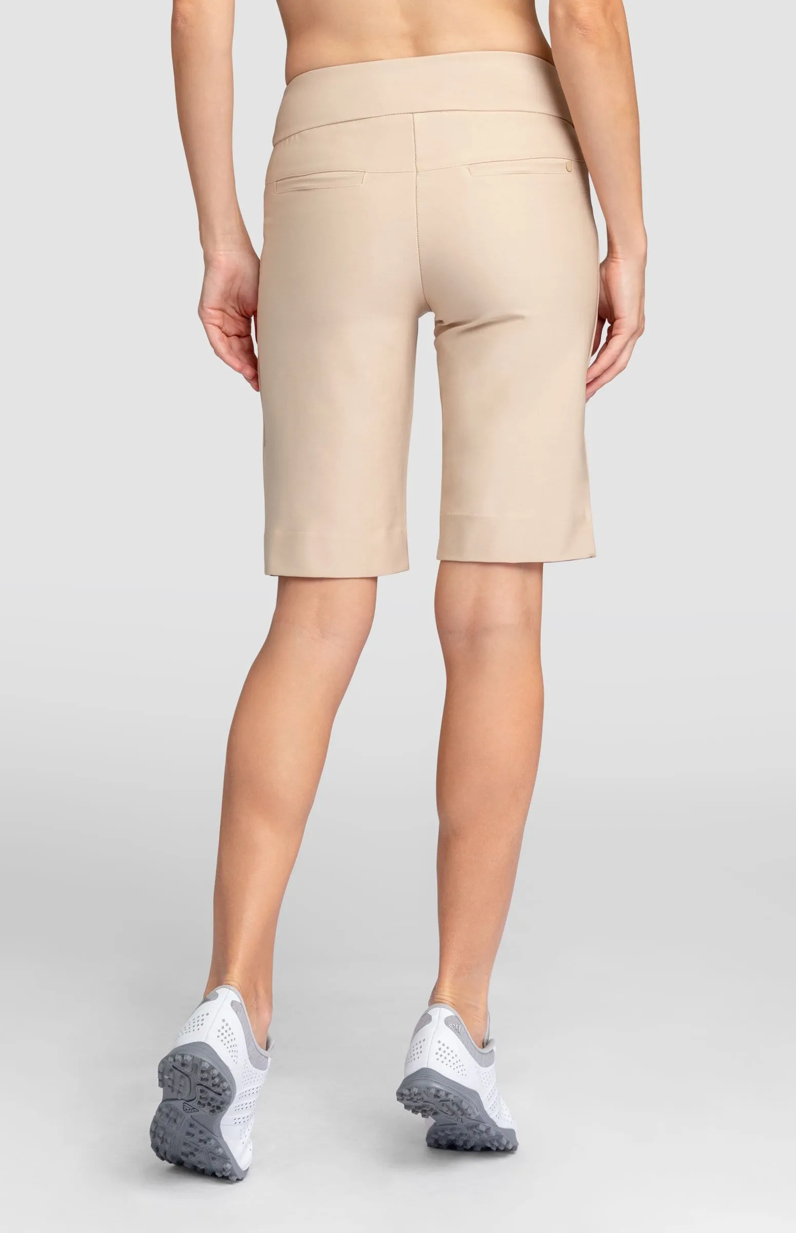 Women Tail Activewear Mulligan 21" Short - Sand