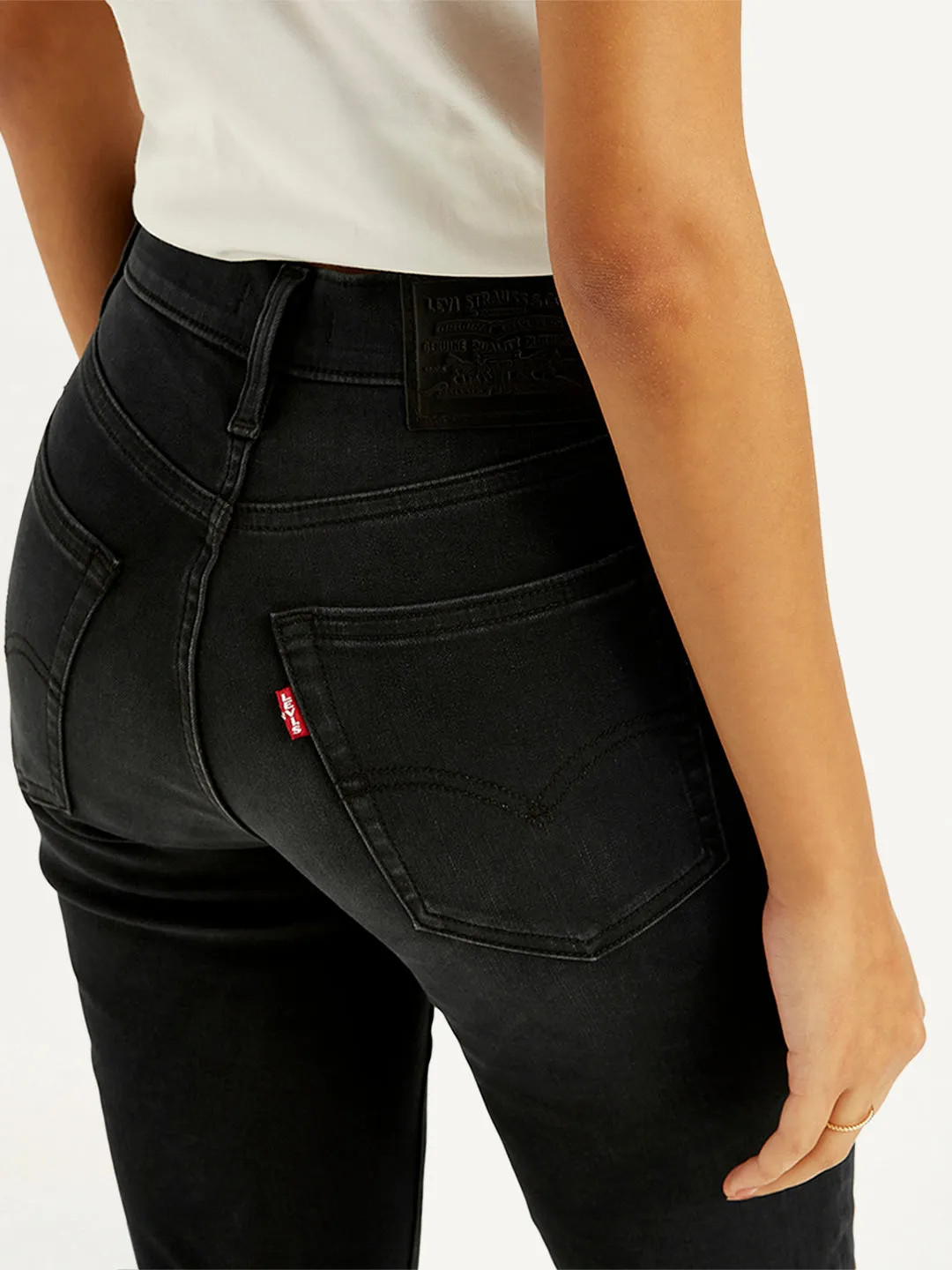 Women's 724 Black Straight Fit High Rise Jeans LEVI'S