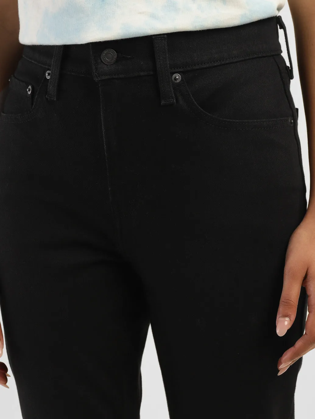 Women's 724 Black Straight Fit High Rise Jeans LEVI'S